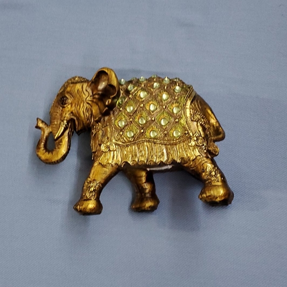 Elephant 🐘 decoration(Gold color) - Picture 4 of 9